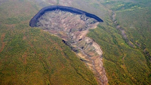  Cratera 'Porta do Inferno' localizada na Sibéria